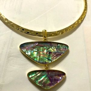 Kendra Scott necklace